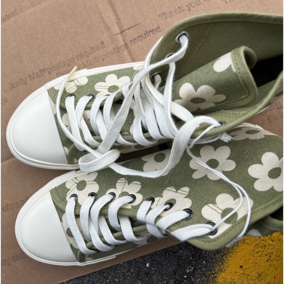 American eagle nwt high top floral sneakers size 8 adorable 70s style - Picture 5 of 7